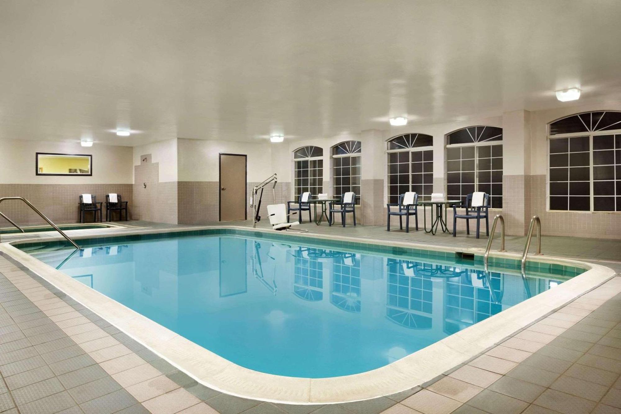 Country Inn & Suites By Radisson, Lexington, Va ภายนอก รูปภาพ