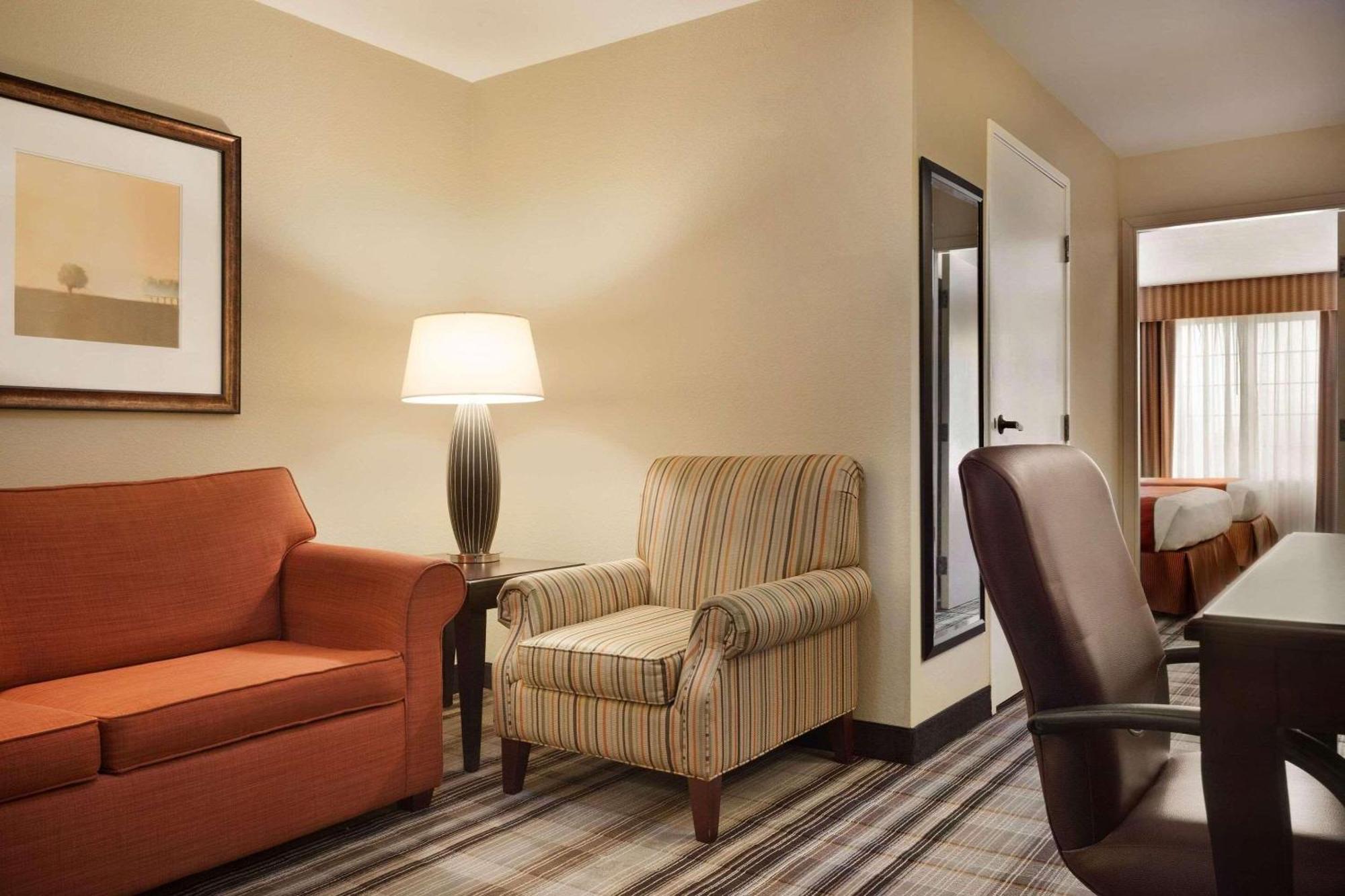 Country Inn & Suites By Radisson, Lexington, Va ภายนอก รูปภาพ