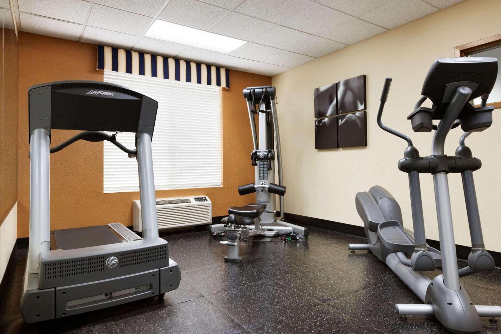 Country Inn & Suites By Radisson, Lexington, Va ภายนอก รูปภาพ